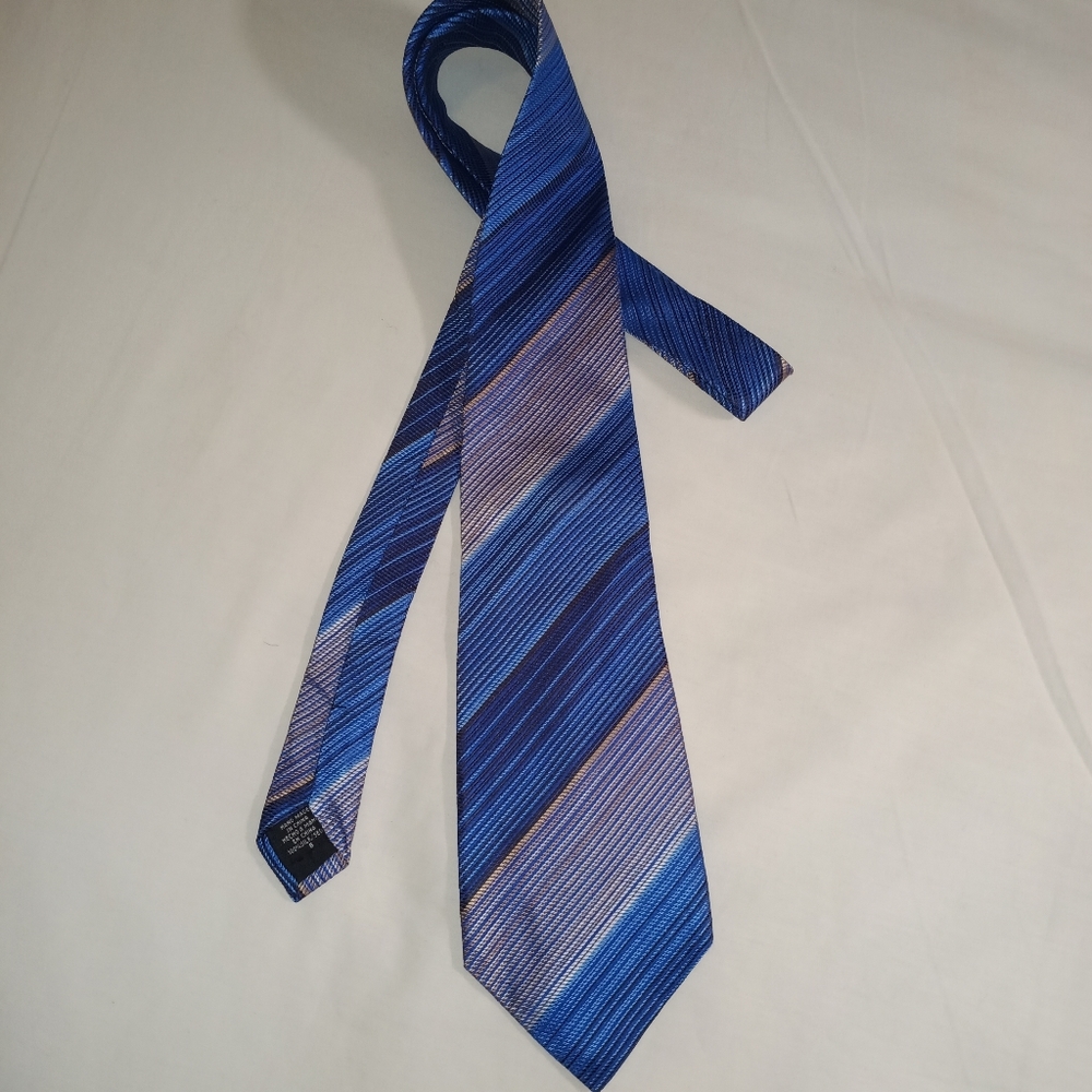 GEOFFREY BEENE - stripes blue & silver (100% silk)